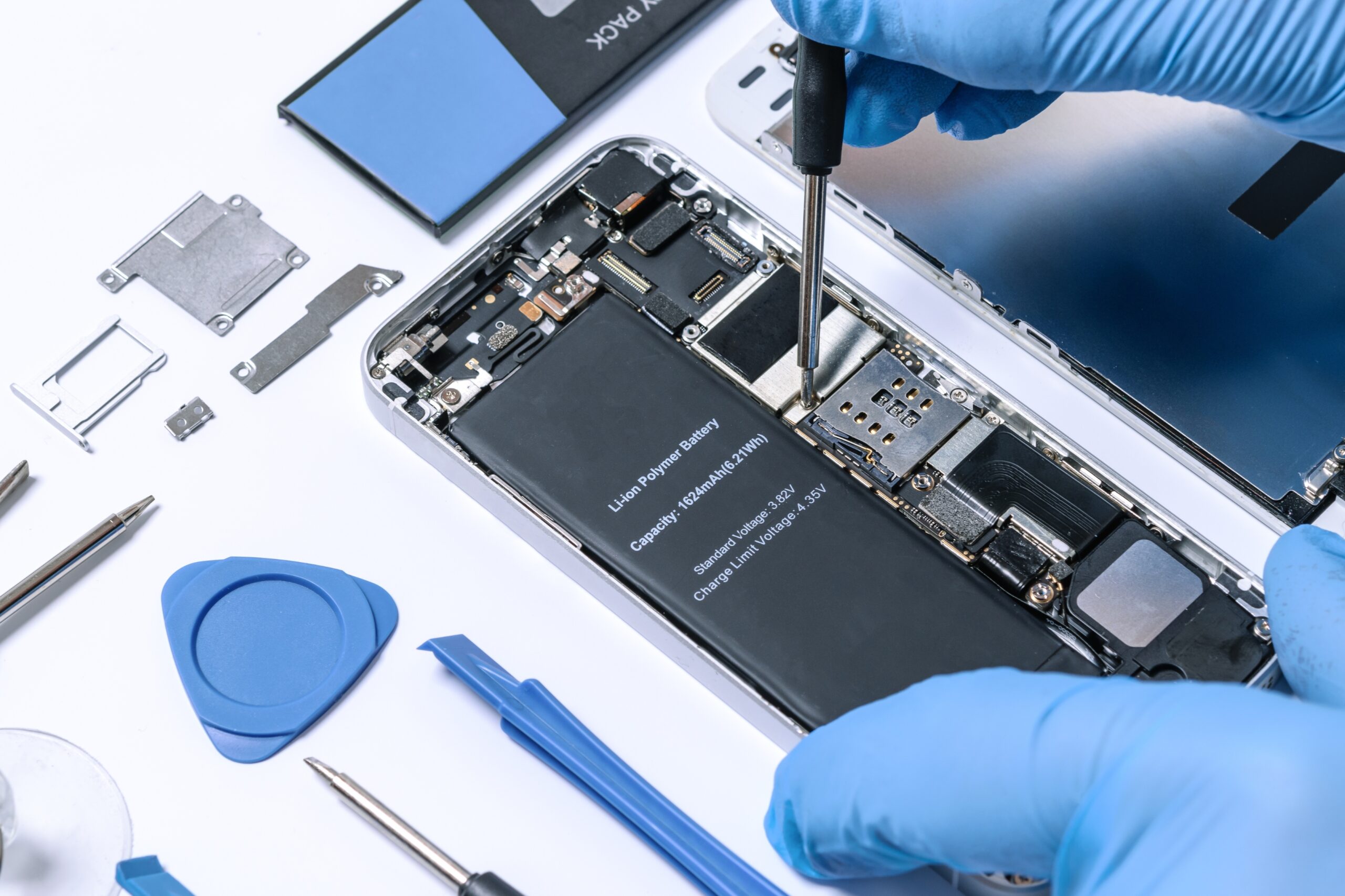 Phone battery replacement service in Leeds for iPhone and Samsung devices at Ultimate Repairs